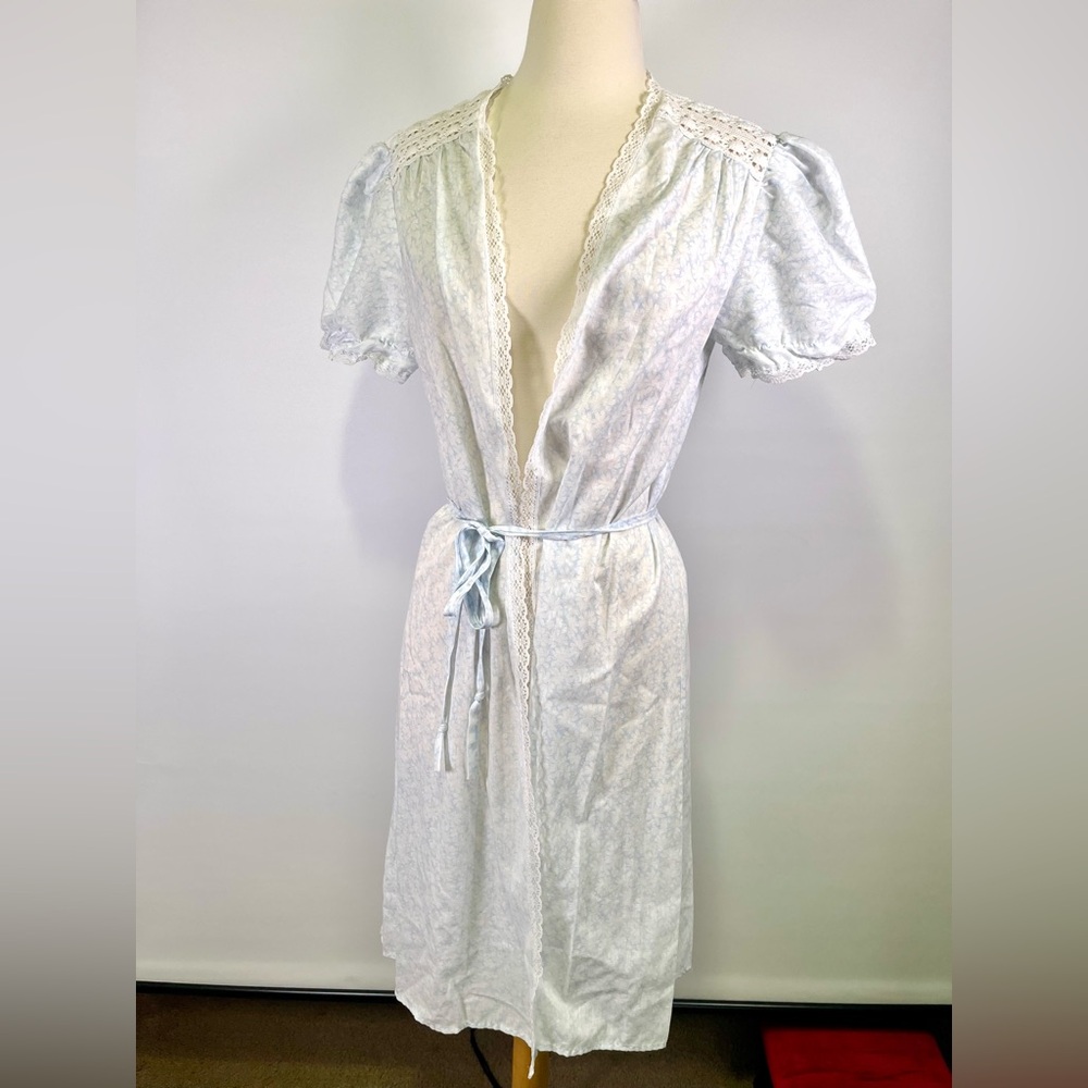 VTG 90s Miss Dira New York Floral Wrap Robe Lace Trim Puff Sleeve Medium Cottage
